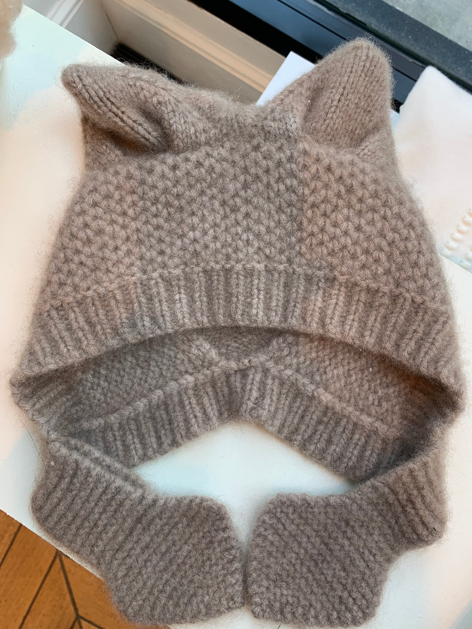 Dyed Cashmere Hat with Cat Ears
